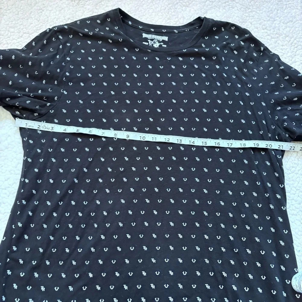 ⭐️⭐️⭐️True Religion Black T-Shirt with White logo Pattern size XL